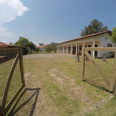 Suites Praia Da Ferrugem Гаропаба Екстериор снимка