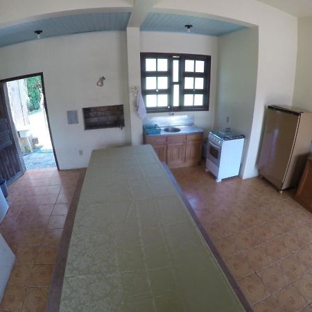 Suites Praia Da Ferrugem Гаропаба Екстериор снимка