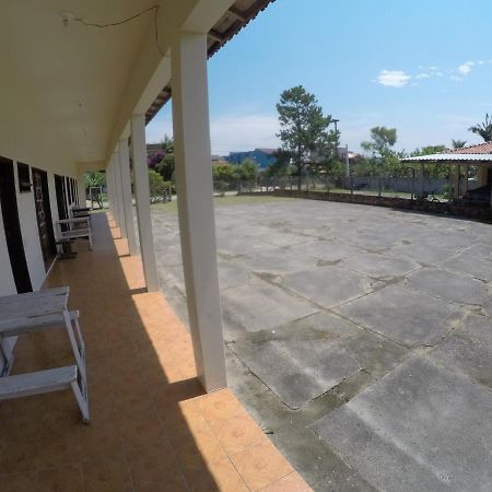Suites Praia Da Ferrugem Гаропаба Екстериор снимка