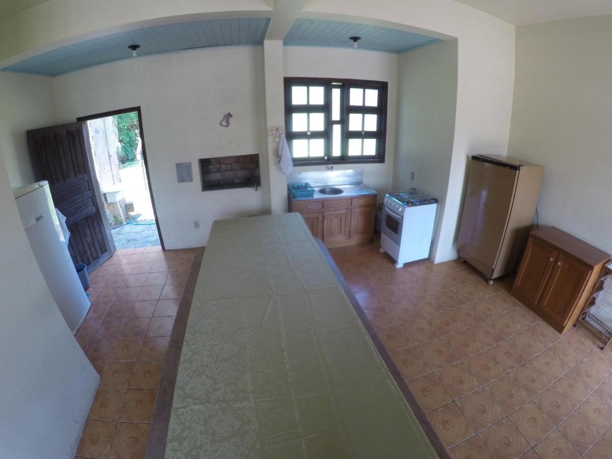 Suites Praia Da Ferrugem Гаропаба Екстериор снимка