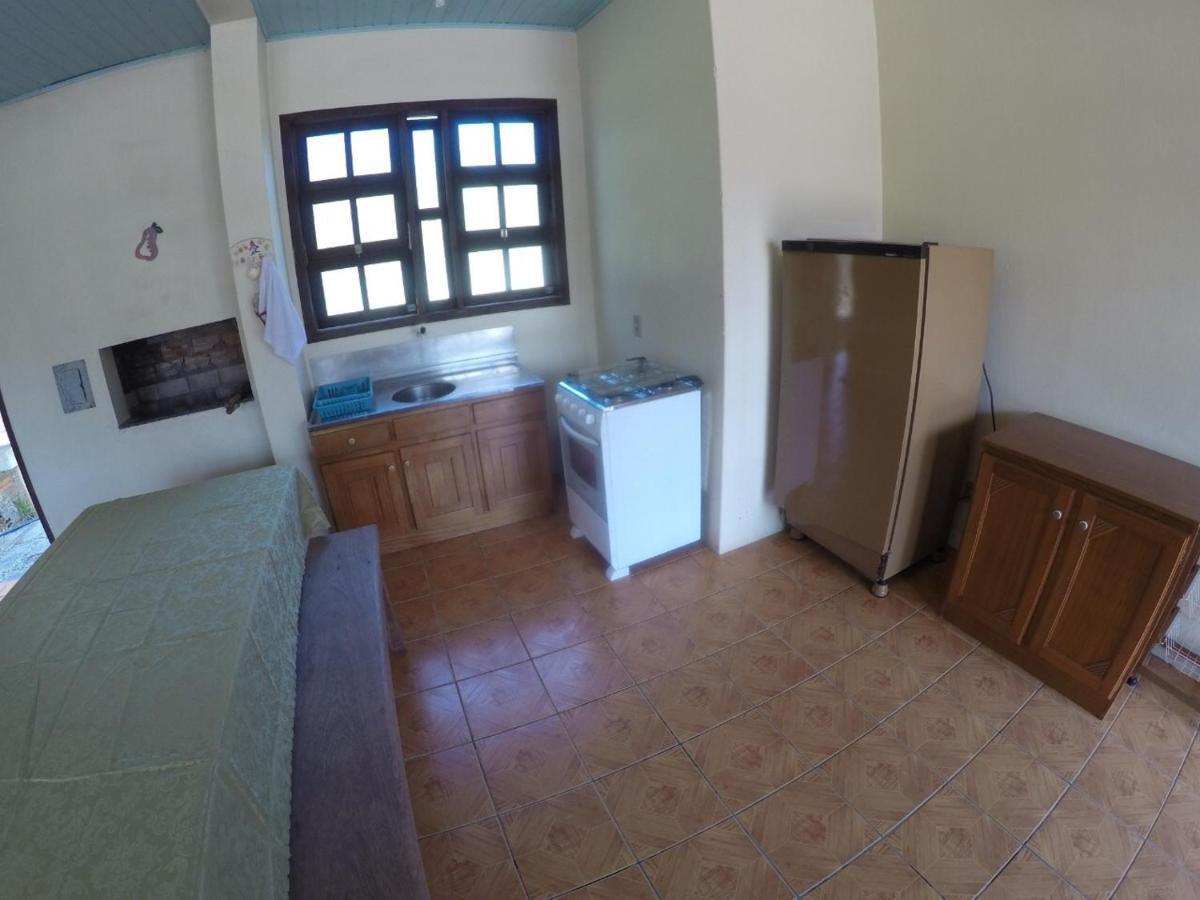 Suites Praia Da Ferrugem Гаропаба Екстериор снимка